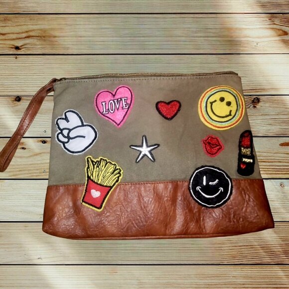 American Eagle Outfitters - Cute Patches - Zipper Clutch Purse Cosmetic Bag - Picture 1 of 4